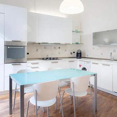 L'opera & ゲストハウス 4*